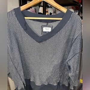 Women’s American Eagle Blue & White Sweater Size Small